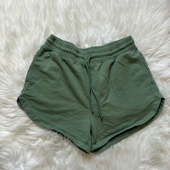 Gymshark Women's Green Sweat Shorts - Picture 2 of 6